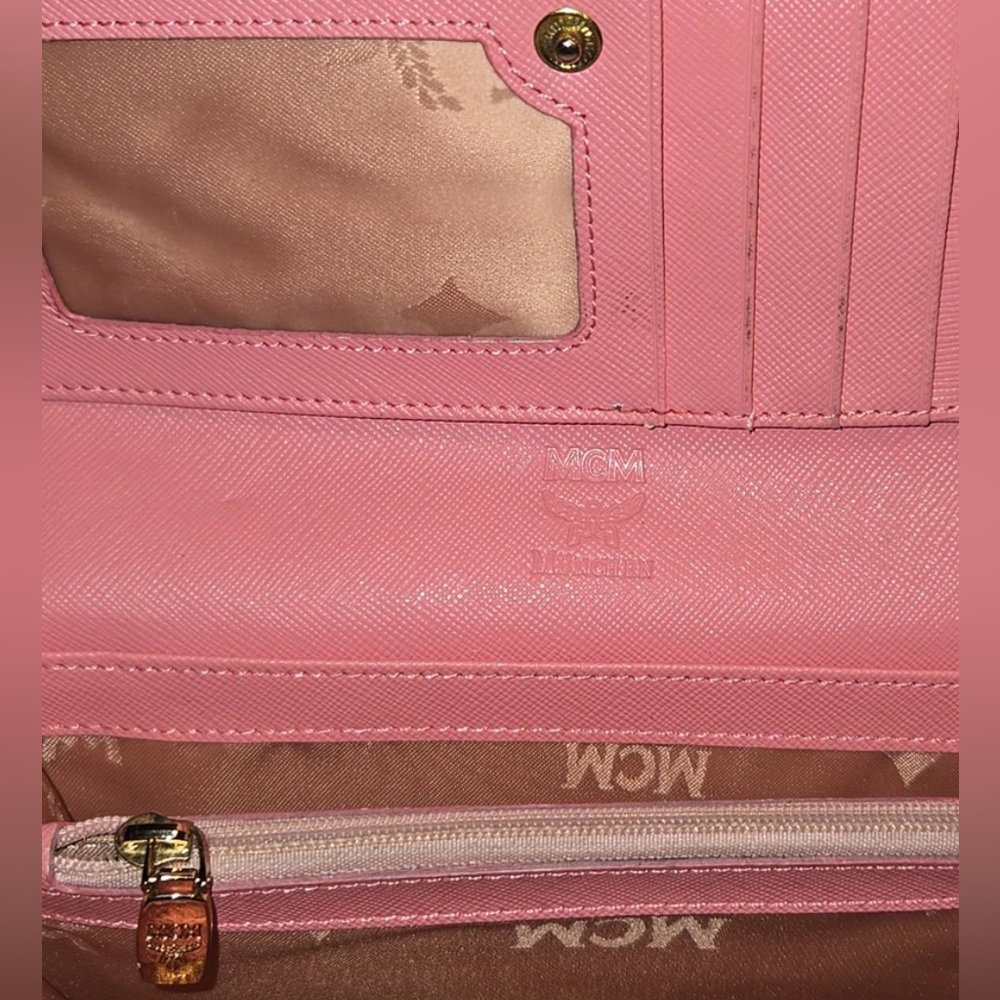 MCM Leather Monogram Wallet Pink I need the baby pink ☹️🙈 - Picture 12 of 12